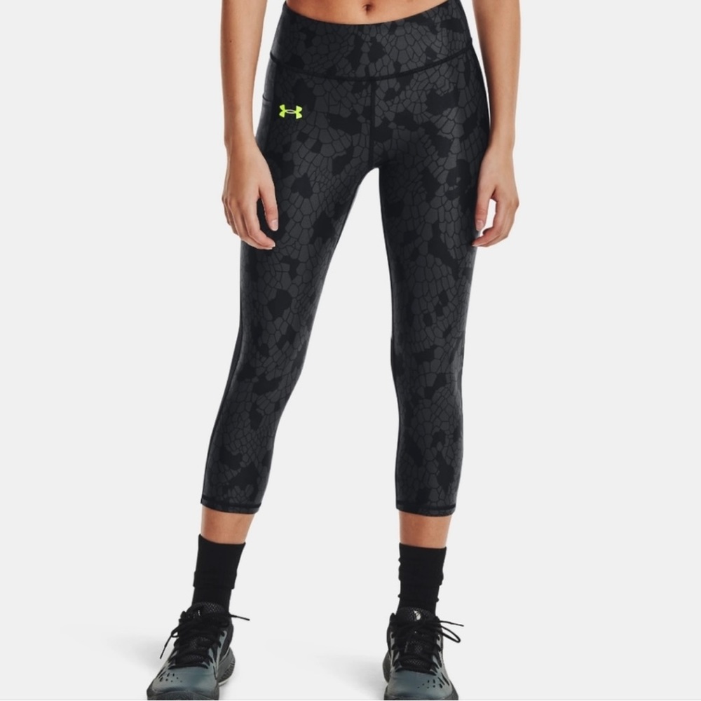 Under Armour Women's Iso-chill 3/4 leggings size M